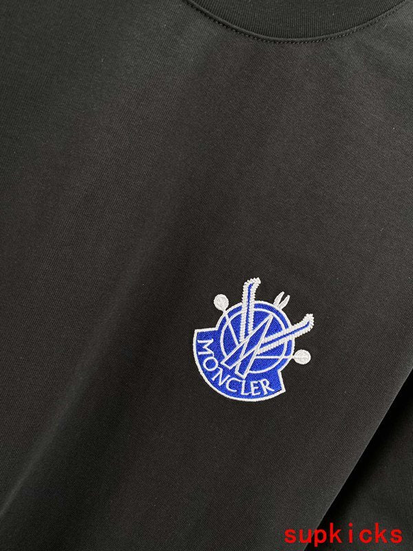 Moncler Luxury Cloth
