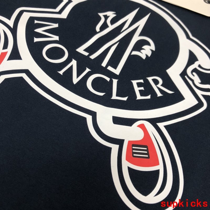 Moncler Luxury Cloth
