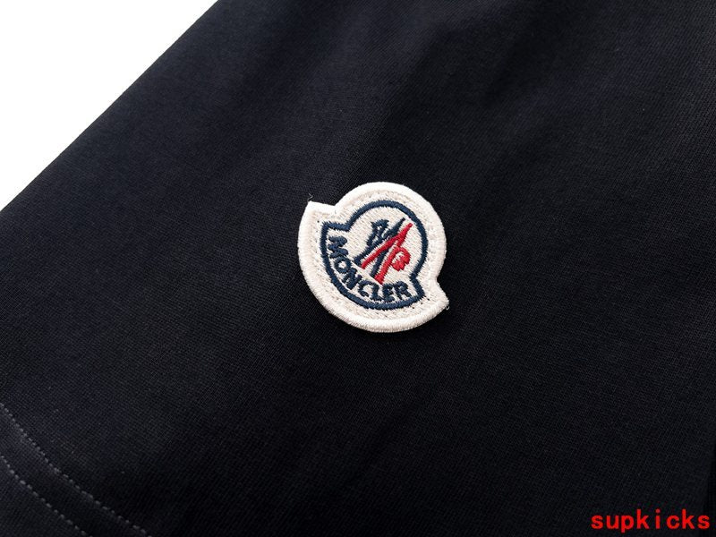 Moncler Luxury Cloth