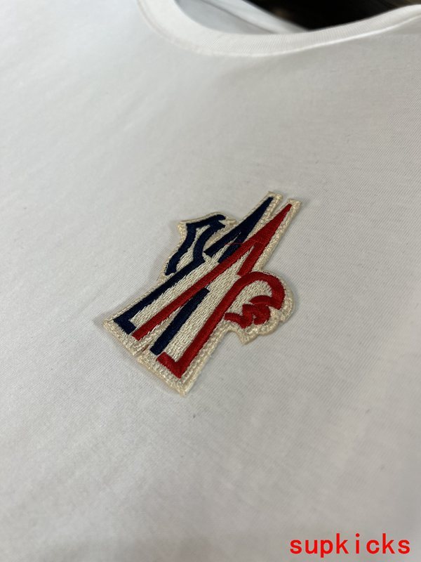 Moncler Luxury Cloth