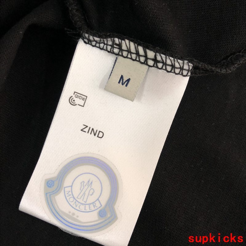 Moncler Luxury Cloth