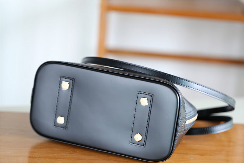 I W Fashion Lu-Vi bags - 8256