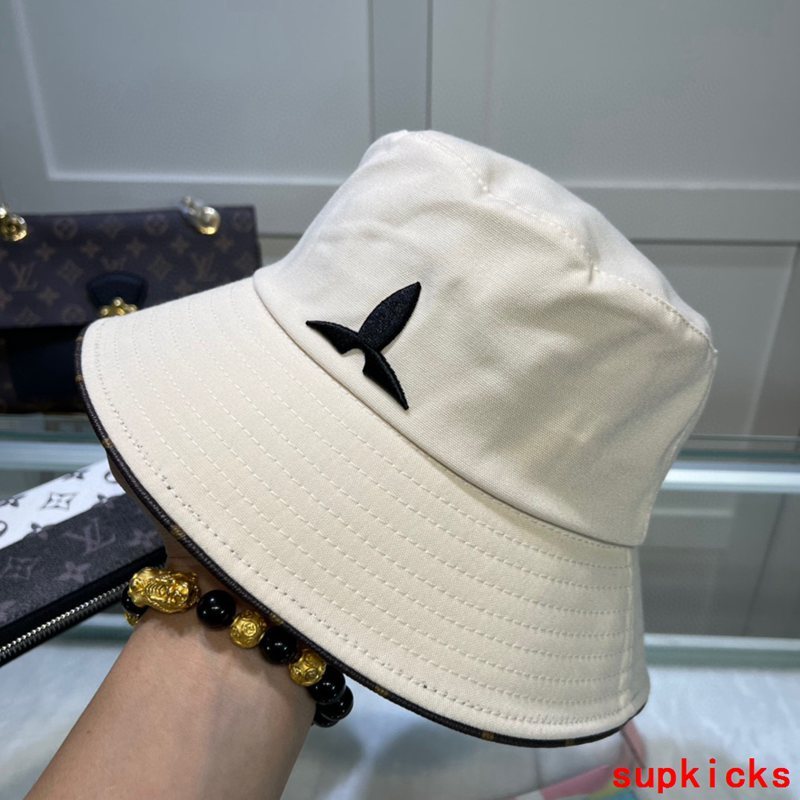 Louis Vuitton Luxury Cap