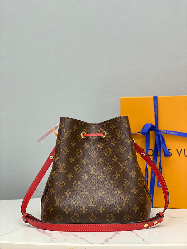 I W Fashion Lu-Vi bags - 17604