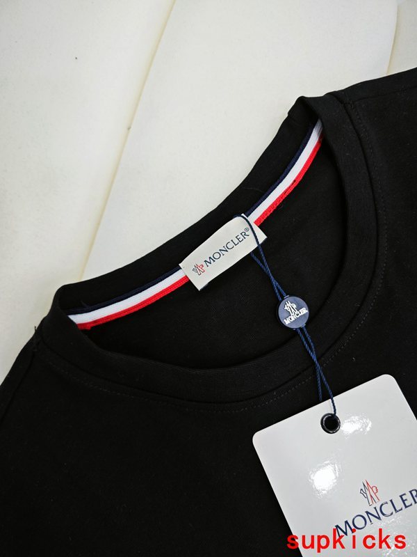 Moncler Luxury Cloth