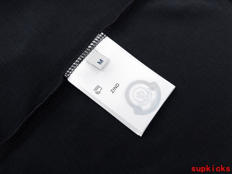 Moncler Luxury Cloth