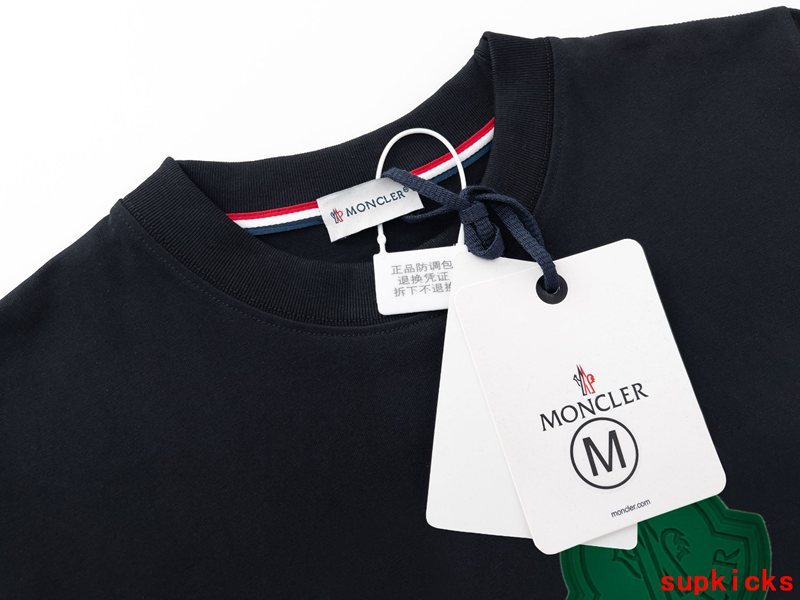 Moncler Luxury Cloth