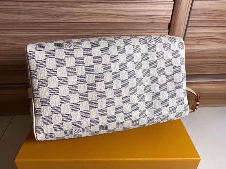 I W Fashion Lu-Vi bags - 9478