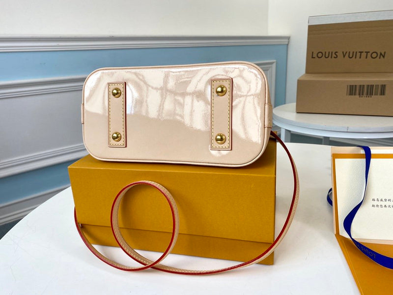 I W Fashion Lu-Vi bags - 17741