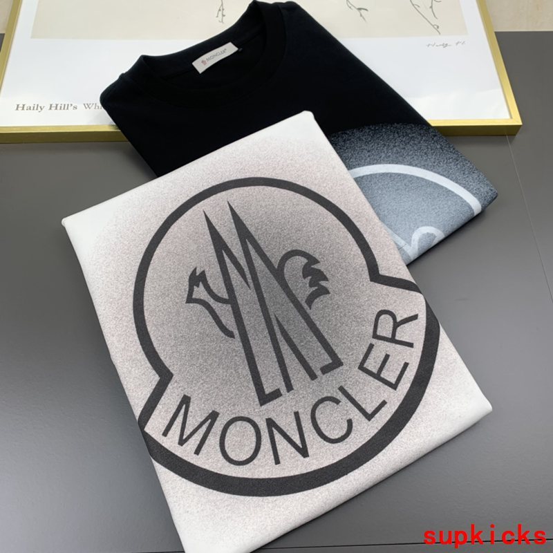 Moncler Luxury Cloth