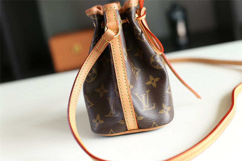 I W Fashion Lu-Vi bags - 9390