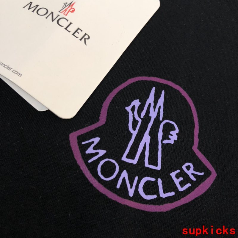 Moncler Luxury Cloth