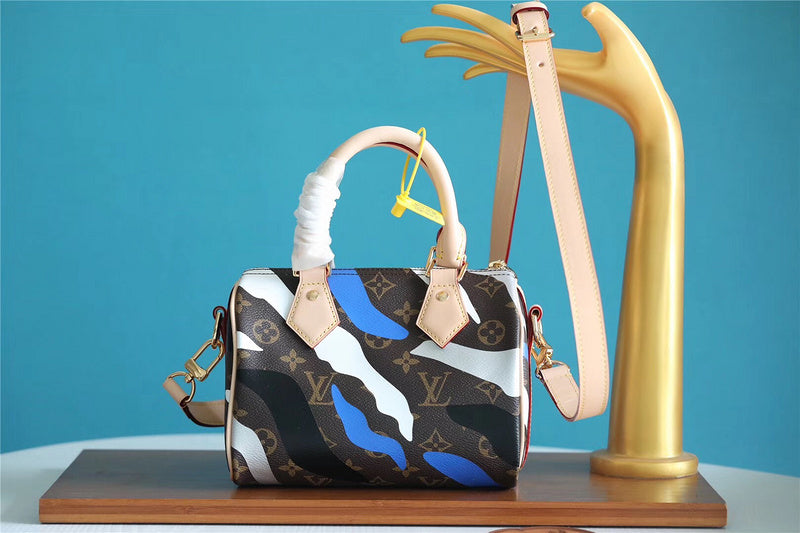 I W Fashion Lu-Vi bags - 8154