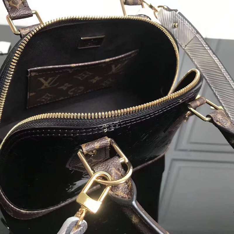 LOV2 Bags - Luxurious Bags  784