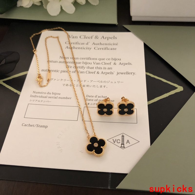 Van Cleef & Arples Jewelry