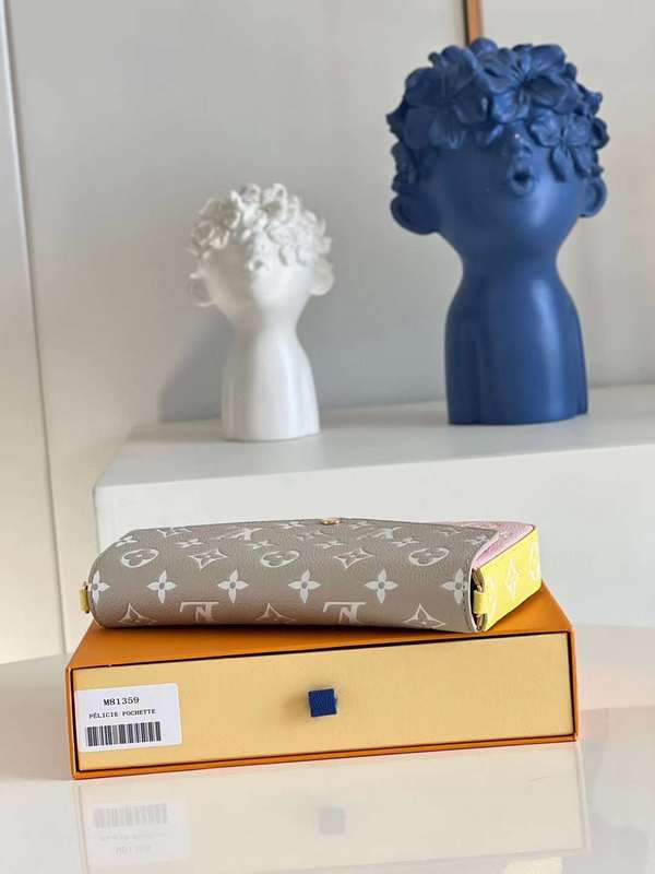 LOV2 Bags - Luxurious Bags  609