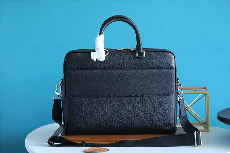 I W Fashion Lu-Vi bags - 9830