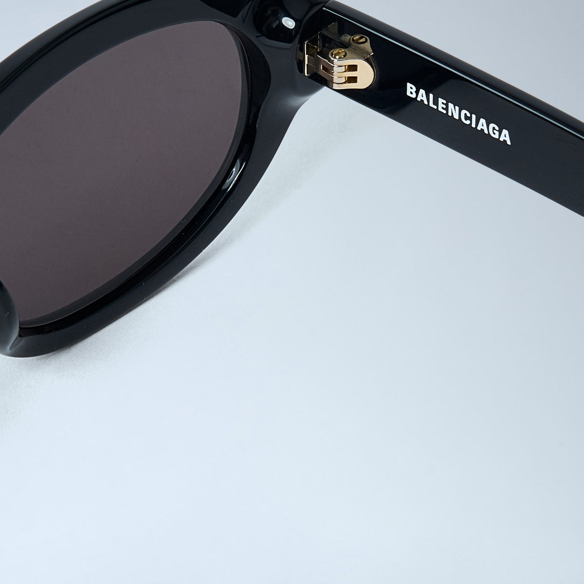 Balenciaga Women Bossy Cat Sunglasses