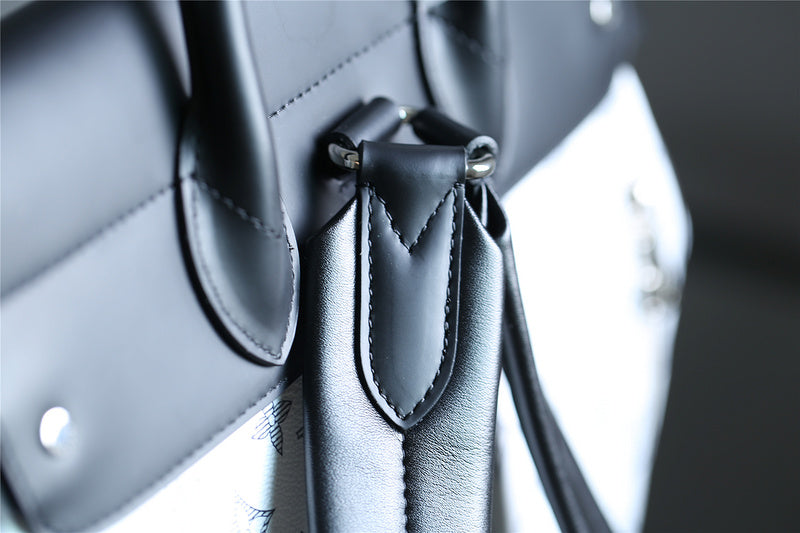 I W Fashion Lu-Vi bags - 9746