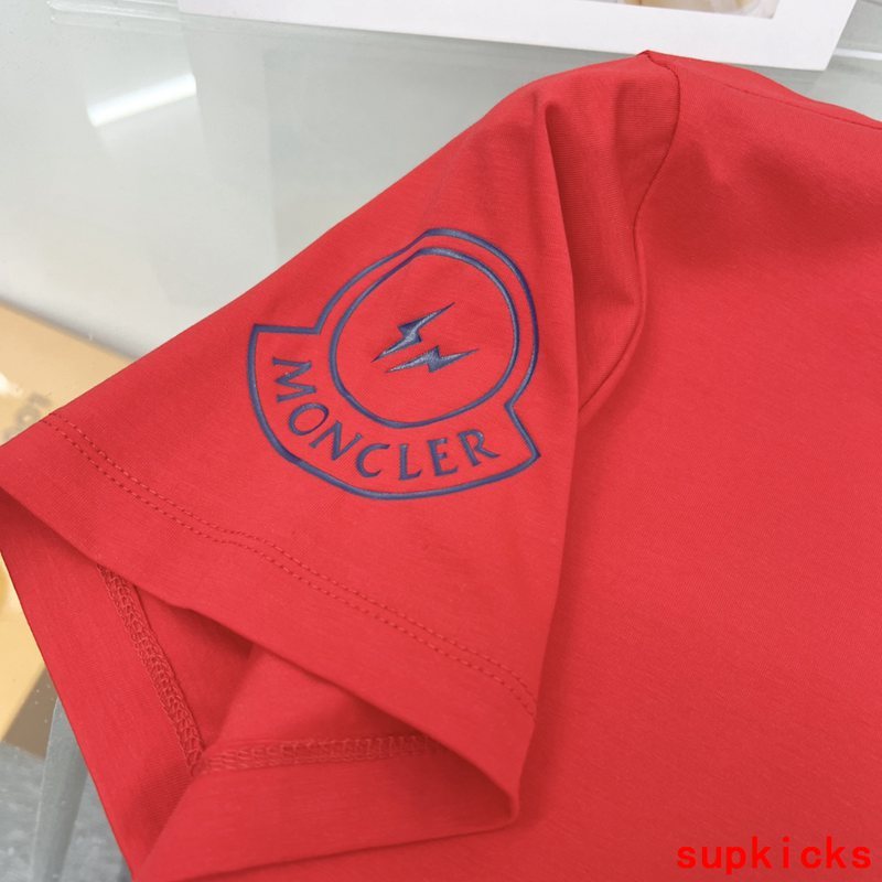 Moncler Luxury Cloth