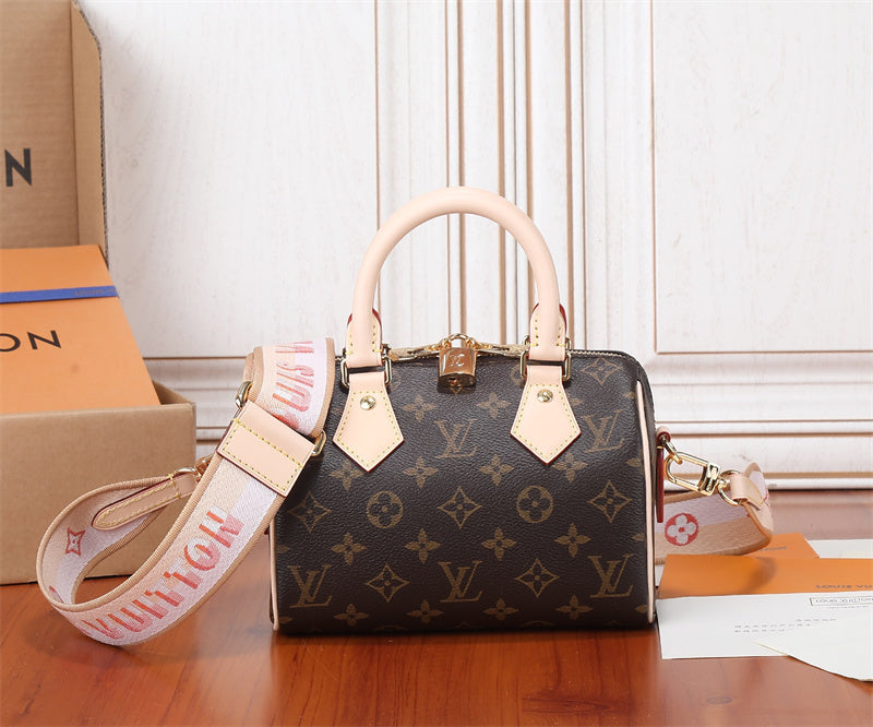 PHA - LOV Bags - 305