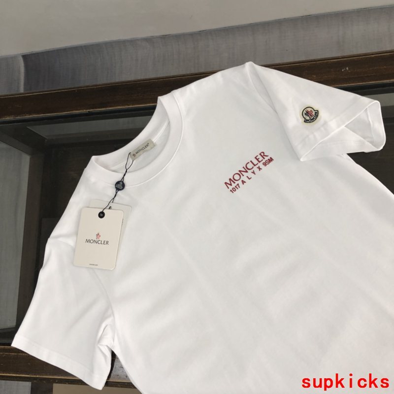 Moncler Luxury Cloth