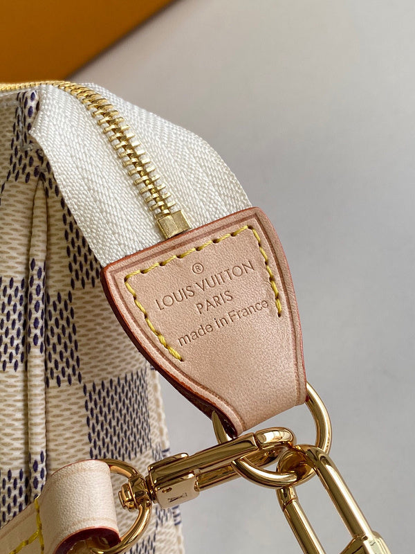 I W Fashion Lu-Vi bags - 17061