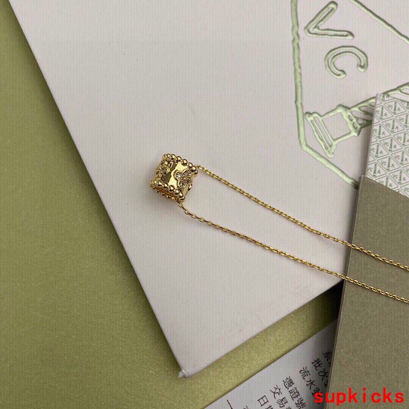 Van Cleef & Arples Jewelry