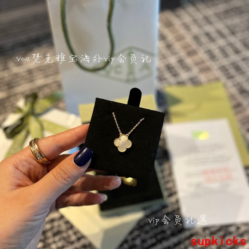Van Cleef & Arples Jewelry