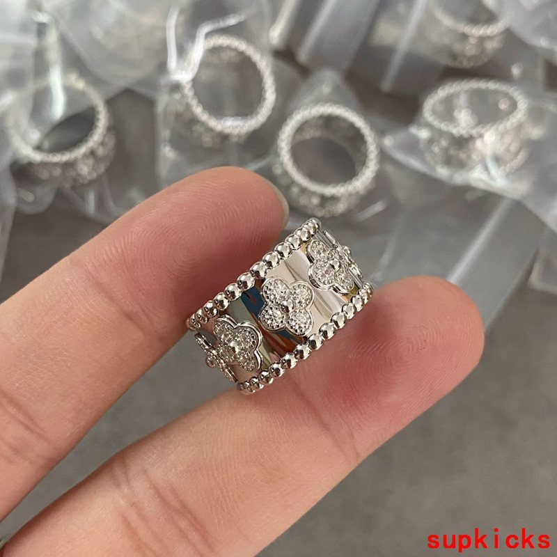 Van Cleef & Arples Jewelry