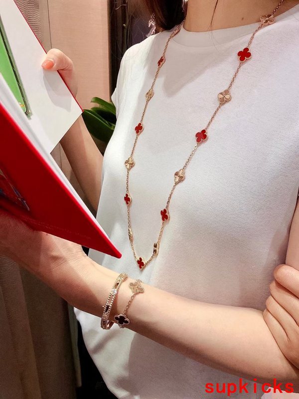 Van Cleef & Arples Jewelry