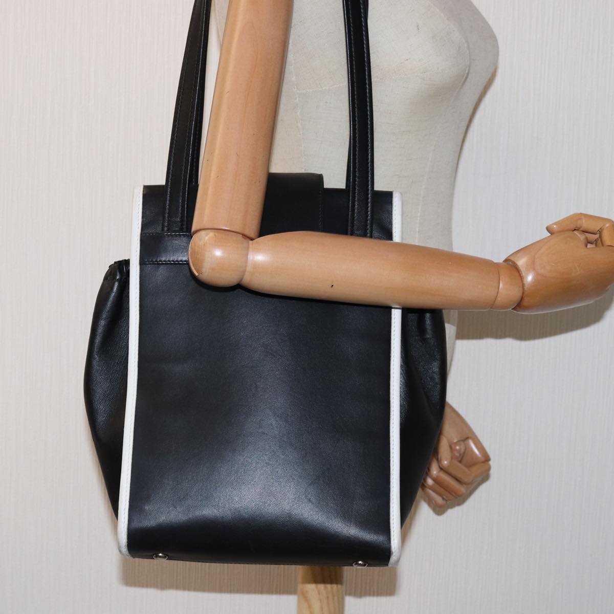 balenciaga Shoulder Bag Leather Black Auth bs14918