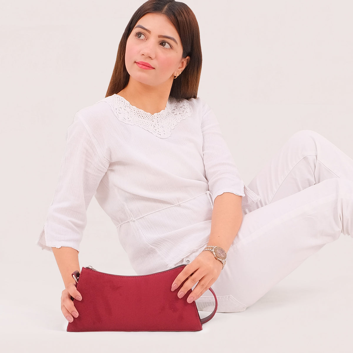 Burgundy suede evening bag with chain handle