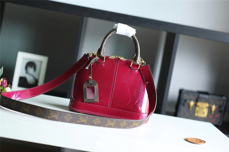 I W Fashion Lu-Vi bags - 8282