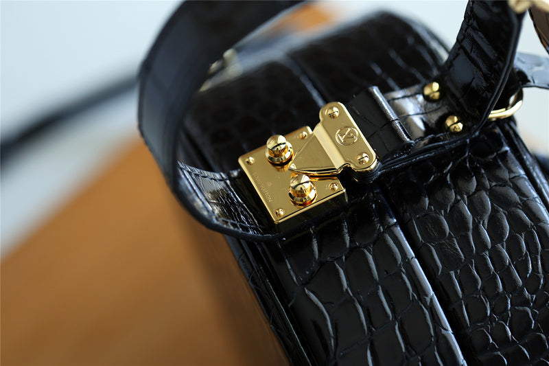 I W Fashion Lu-Vi bags - 8325