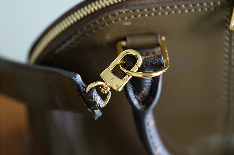 I W Fashion Lu-Vi bags - 8280