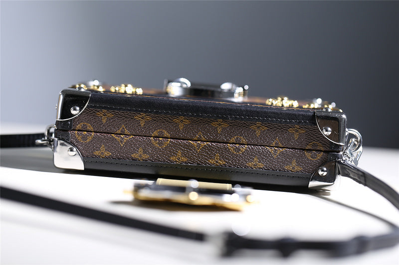 I W Fashion Lu-Vi bags - 8226