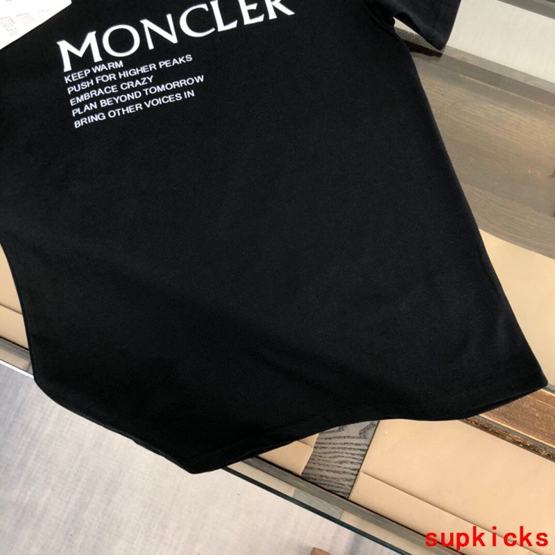Moncler Luxury Cloth