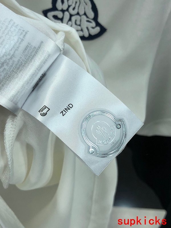 Moncler Luxury Cloth