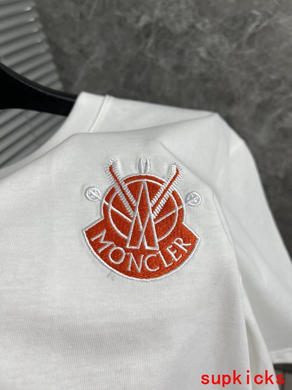 Moncler Luxury Cloth
