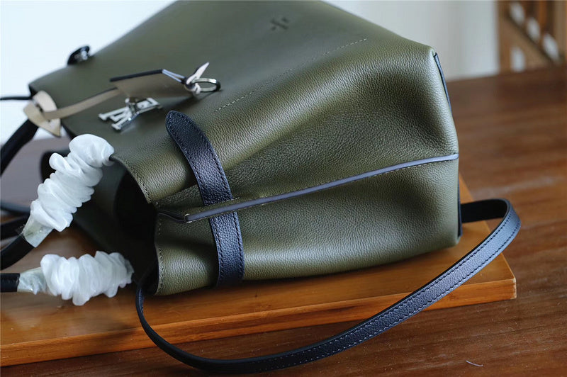 I W Fashion Lu-Vi bags - 8239