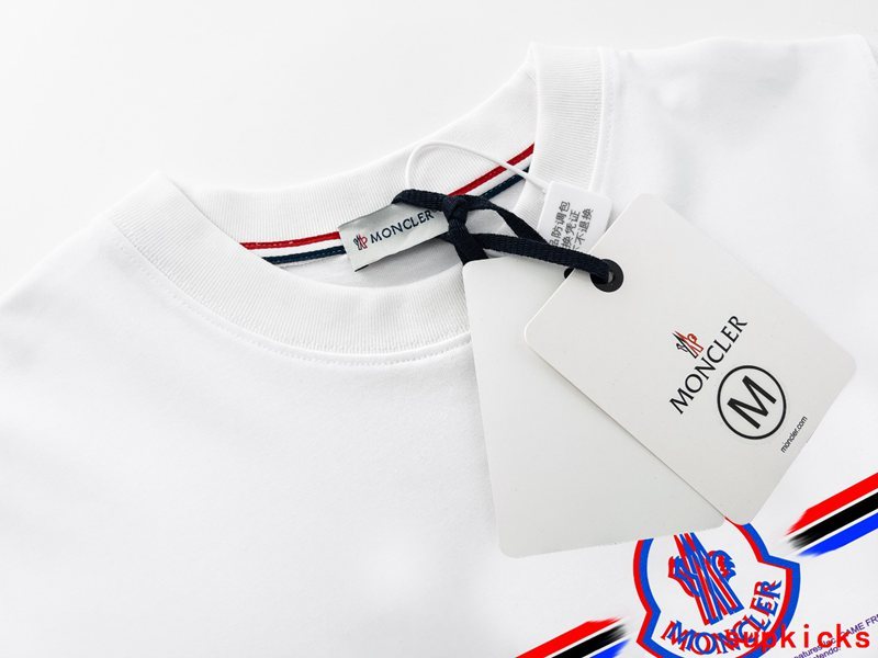 Moncler Luxury Cloth