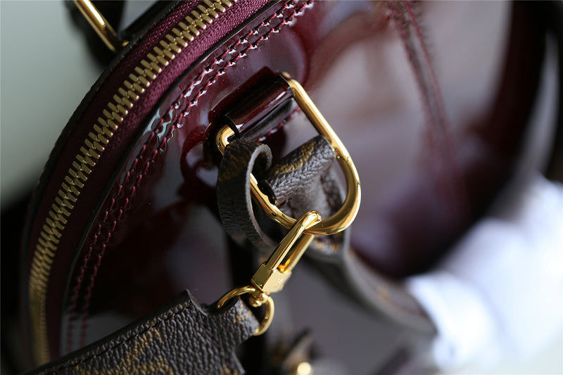 I W Fashion Lu-Vi bags - 8279
