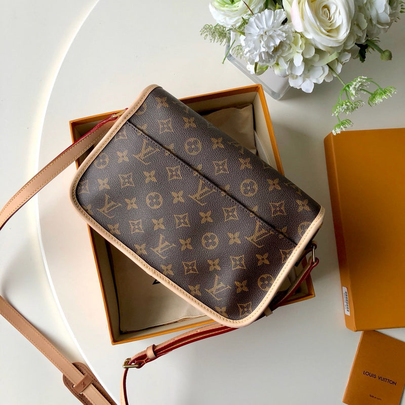 LOV2 Bags - Luxurious Bags  2652