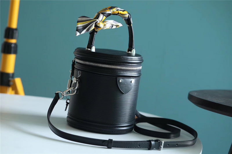 I W Fashion Lu-Vi bags - 8618