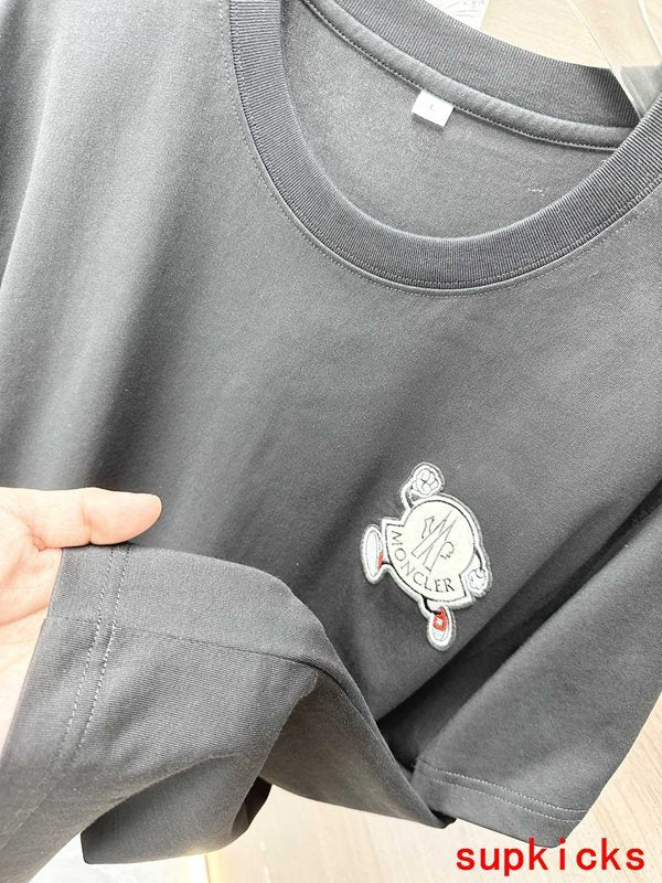 Moncler Luxury Cloth
