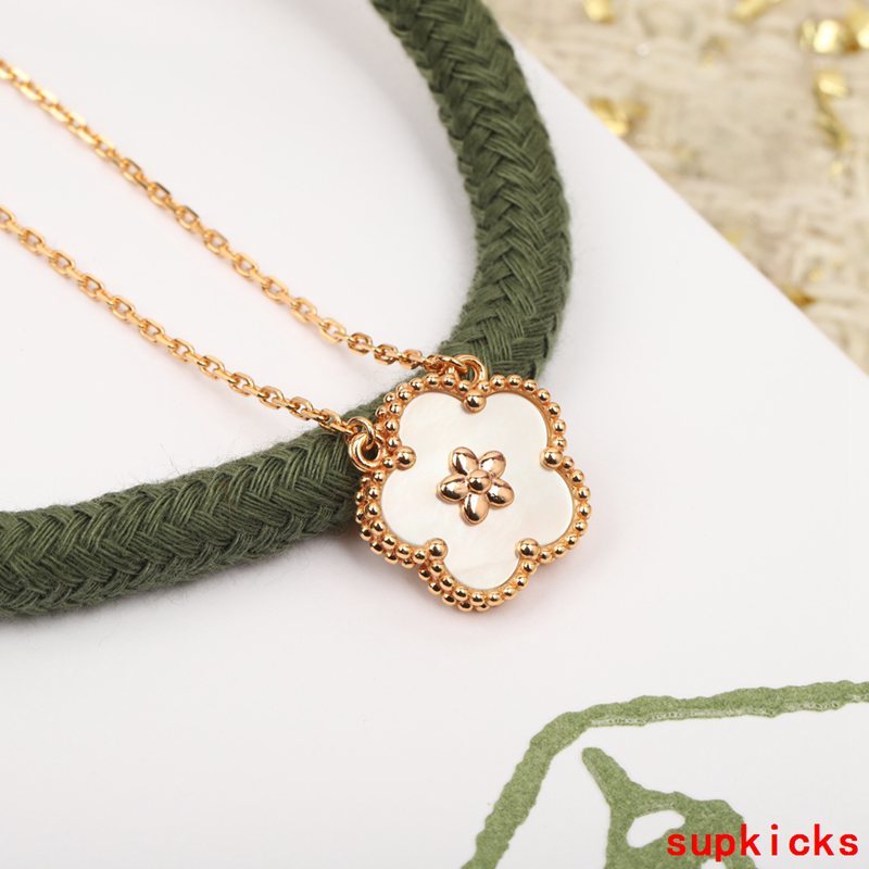 Van Cleef & Arples Jewelry