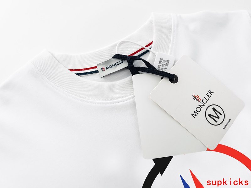 Moncler Luxury Cloth