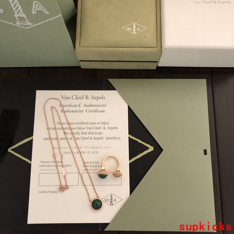 Van Cleef & Arples Jewelry