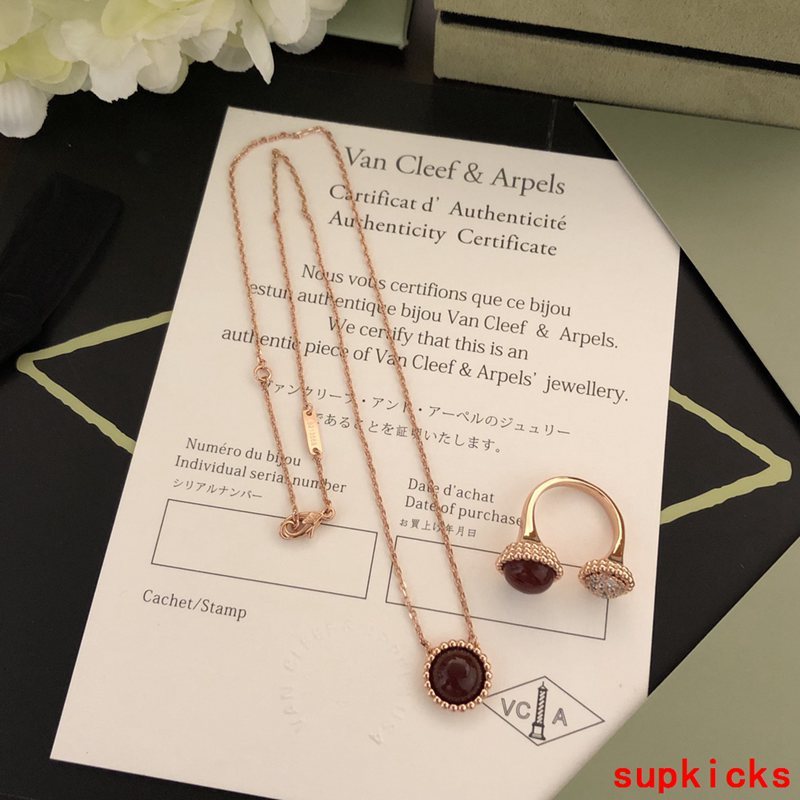 Van Cleef & Arples Jewelry